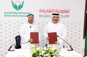«الشارقة الخيرية» توقع اتفاقية لتسهيل عمليات التبرع