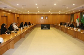 لجنة شؤون التربية والتعليم والثقافة والإعلام والشباب بالمجلس الاستشاري لإمارة الشارقة تزور جامعة الشارقة 