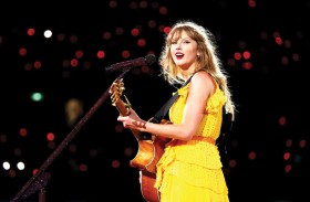 تايلور سويفت تعود للأضواء وتثير الجدل  مع اقتراب طرح فيديو Opalite