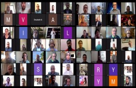 رئيس جامعة دبي يكرم العاملين في قسم تقنية المعلومات ويمنحهم ميدالية الإنجاز والتميز