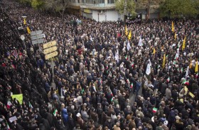 موائدنا فارغة وعدوُّنا بإيران.. تظاهرات ضد نفقات الحرس الثوري