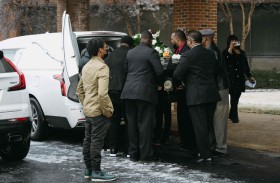 الشرطة تقتل أمريكياً من أصل إفريقي مبتور الساقين 