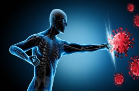 فيروس شائع لدى معظم الناس قد يحفز مرض مناعي مزمن