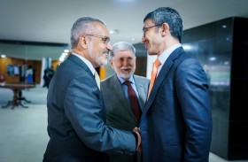 عبدالله بن زايد يلتقي كبير مستشاري الرئاسة في البرازيل