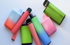 اكتشاف خطر جديد في السجائر الإلكترونية يهدد صحة الرئة