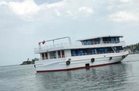 عراك في عرض البحر