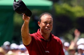 وودز يغادر الولايات المتحدة للخضوع لـ «علاج شامل» 