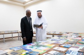 حاكم الشارقة يهدي الجامعة القاسمية مجموعة من المصادر و المراجع بمختلف العلوم و المعارف