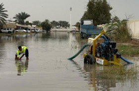 أمطار غزيرة على أم القيوين وتكثيف الجهود الميدانية للتعامل مع الحالة الجوية
