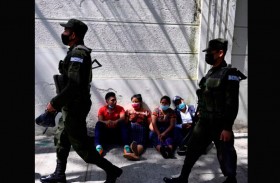 توقيف 12 شرطيا مكسيكياً على خلفية مقتل مهاجرين 