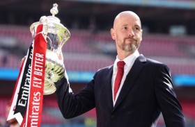 تن هاغ يمدّد عقده مع مانشستر يونايتد حتى 2026 