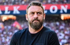 روما يقيل مدربه دي روسي لسوء النتائج 