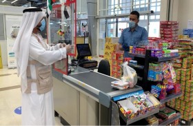 بلدية منطقة الظفرة تواصل حملات التوعية بالإجراءات الاحترازية