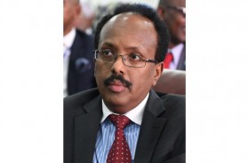 الرئيس الصومالي يوقع قانون تمديد ولايته 