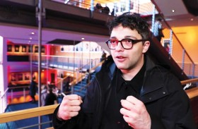 أمير فخر الدين يفتح مساحة للتأمل في لحظة إنسانية هشة