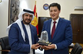 رئيس وزراء قرغيزستان يستقبل وفد مؤسسة زايد الخيرية