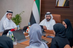 محمد الشرقي يلتقي فريق مستشفى الفجيرة ويطّلع على خططه وخدماته