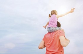 دراسة تكشف تأثير  «الأبوة المتأخرة» على النسل