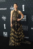 الممثلة الأمريكية جيسيكا بيل لدى حضورها حفل توزيع جوائز اختيار النقاد السنوي الـ31 في باركر هانغار، كاليفورنيا. ا ف ب 