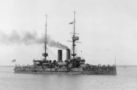 بدون قتال.. فقدت بريطانيا أهم بارجة حربية و741 عسكرياً