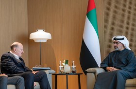 خالد بن محمد بن زايد يستقبل رئيس مجلس إدارة مجموعة (إتش إس بي سي) القابضة