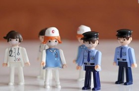 ألعاب أطفال بكمامات وجه من وحي كورونا