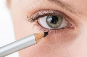 كيفية استخدام قلم الكحل 