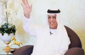 سعود بن صقر القاسمي يتحدث إلى طلاب الصف الأول في أكاديمية رأس الخيمة