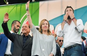 اليمين الإيطالي يستعد لما بعد «سوبر ماريو»...!