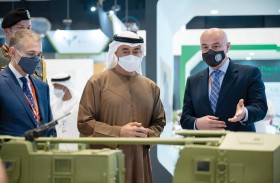 محمد بن زايد يواصل جولاته التفقدية بفعاليات (آيدكس 2021) في يومه الثالث