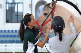 نادي أبو ظبي للفروسية يطلق جلسات ركوب الخيل العلاجية لأصحاب الهمم