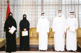 قضاء أبوظبي تمنح تراخيص الدفعة الثانية من كتاب العدل الخاص