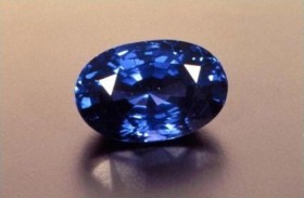 أكبر حجر ياقوت من كشمير في مزاد