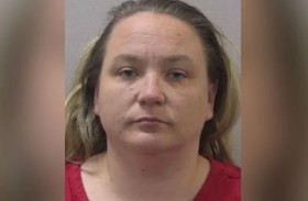 اعتقال «معلمة العام» بتهمة ضرب طفل في الحمام