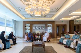 سيف بن زايد يلتقي وزير الداخلية الليبيري