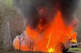 عائلة تنجو قبل لحظات من انفجار سيارتها