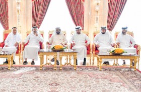 محمد بن راشد يلتقي عددا من الشيوخ والوزراء وكبار المسؤولين في الدولة