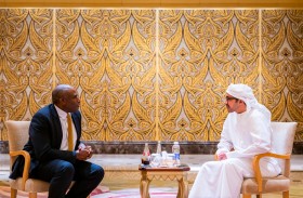 عبدالله بن زايد يلتقي وزير الخارجية في حكومة الظل البريطانية 