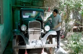 يحول منزله إلى متحف تراثي 