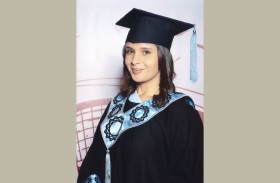 فنانة تشكيلية مصرية تتخرج من جامعة زايد في الفنون الجميلة