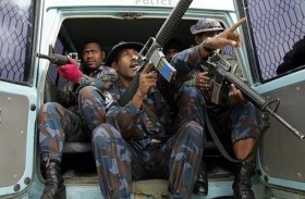 شرطة بابوازيا تتعهّد تحرير رهينة أسترالي 