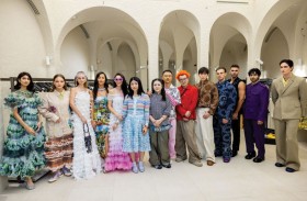 دبي تلهم مصمّمي أزياء صينيين ضمن احتفالات عام الحصان