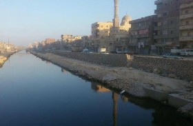 لتحقيق مشاهدات على فيسبوك .. ألقوا طفلا بترعة