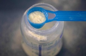 فرنسا تسحب دفعات جديدة من حليب الرضع