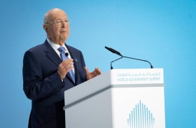 كلاوس شواب يؤكد ضرورة تعزيز التعاون الدولي في ظل التحولات الاقتصادية والتكنولوجية والسياسية