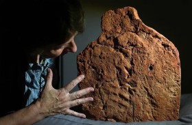 مصر.. اكتشاف بصمة يد عمرها 4 آلاف عام 