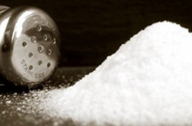 تقليل كمية الملح لتخفيض خطر الإصابة بارتفاع ضغط الدم