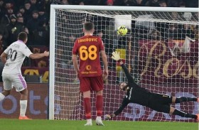 كريمونيزي يواصل مفاجآته ويطيح بروما 