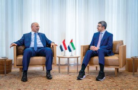 عبدالله بن زايد يلتقي نائب رئيس مجلس القيادة الرئاسي اليمني في نيويورك