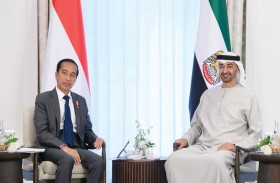 رئيس الدولة يبحث مع الرئيس الإندونيسي علاقات التعاون والقضايا الإقليمية والدولية 